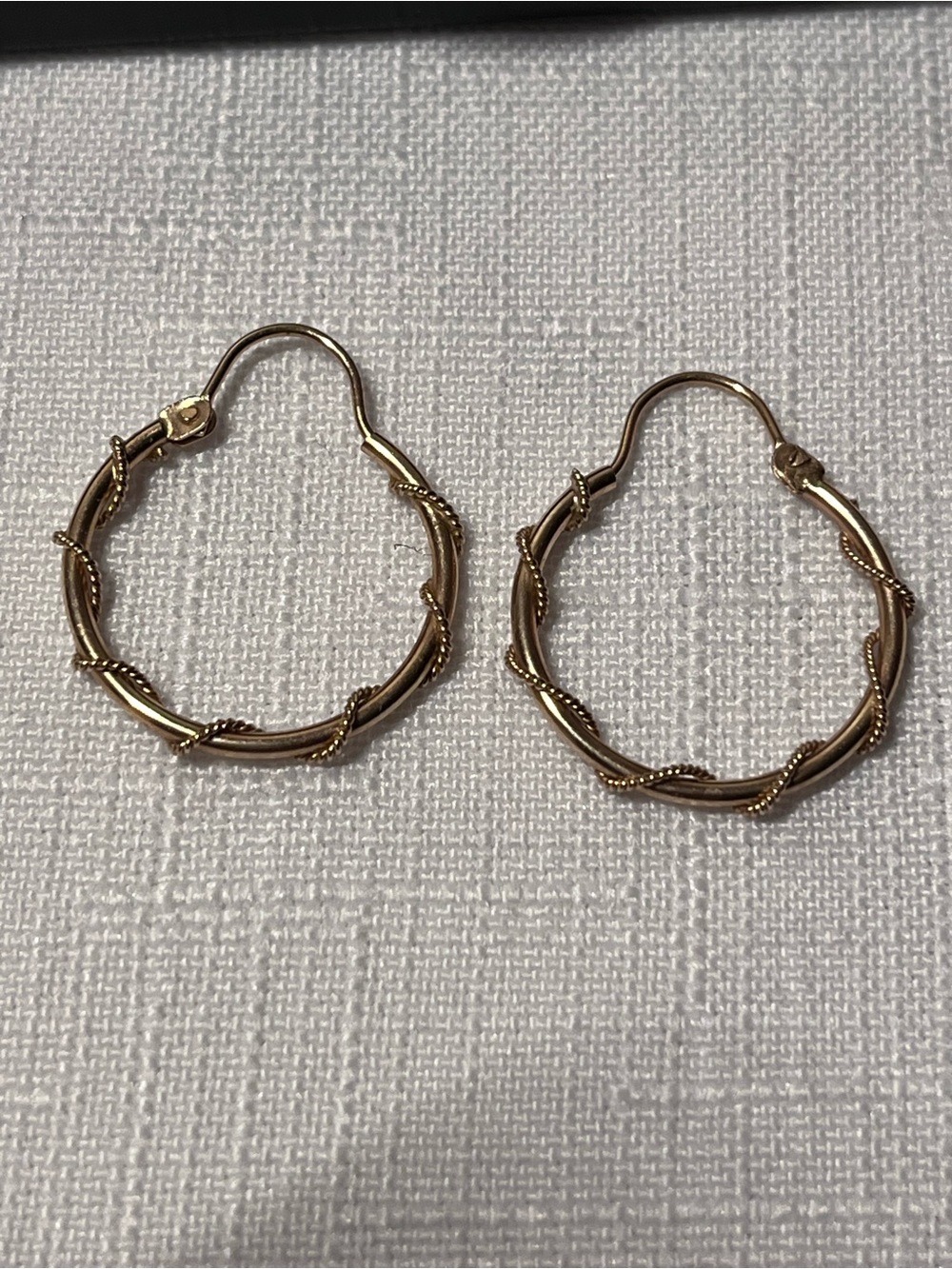 Classic 10K Yellow Gold Twisted Hoop Earrings
Stamped KMS 10K